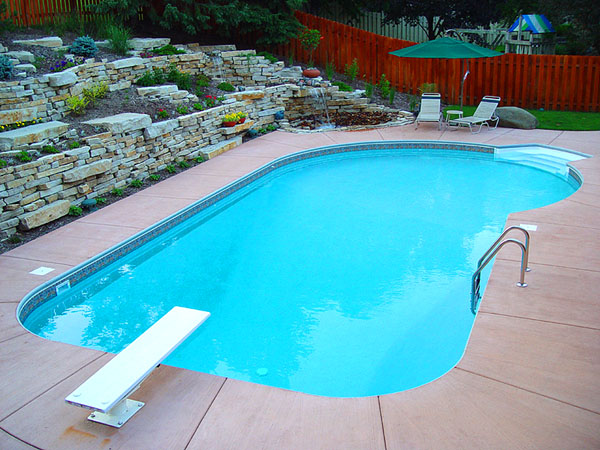 مسبح فيبر جلاس للفلل - الاعتبارات البيئية عند استخدام حمامات السباحة من الفيبر جلاس